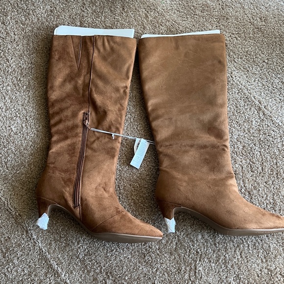 Tall kitten faux suede heeled boots - Picture 7 of 8